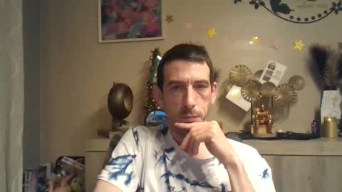 Snapshot of skinnybigcock2 chatting on December 2024 06:31:01 AM SkinnyBigCock2 online show from December 2024 06:31:01 AM