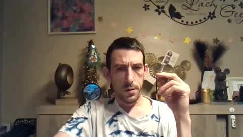 Snapshot of skinnybigcock2 chatting on December 2024 07:03:01 AM SkinnyBigCock2 online show from December 2024 07:03:01 AM