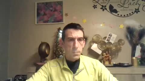 Snapshot of skinnybigcock2 chatting on December 2024 03:04:02 AM SkinnyBigCock2 online show from December 2024 03:04:02 AM