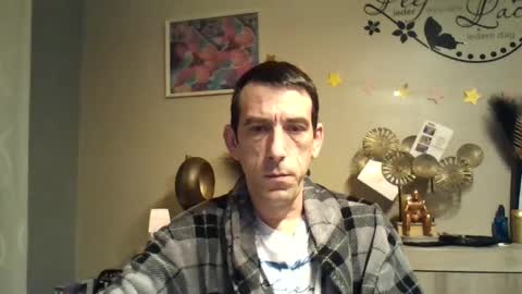 Snapshot of skinnybigcock2 chatting on January 2025 06:19:02 AM SkinnyBigCock2 online show from January 2025 06:19:02 AM