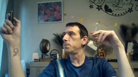 Snapshot of skinnybigcock2 chatting on January 2025 02:56:02 PM SkinnyBigCock2 online show from January 2025 02:56:02 PM