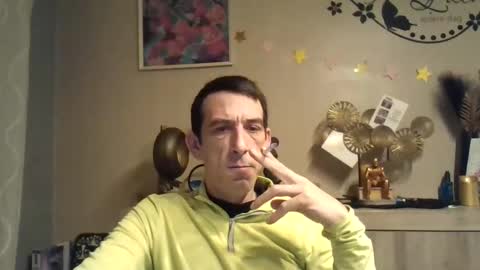 Snapshot of skinnybigcock2 chatting on January 2025 03:31:02 AM SkinnyBigCock2 online show from January 2025 03:31:02 AM