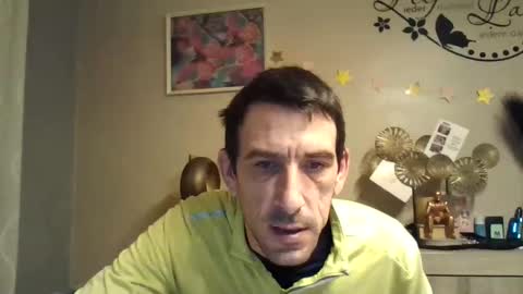 Snapshot of skinnybigcock2 chatting on January 2025 02:59:01 AM SkinnyBigCock2 online show from January 2025 02:59:01 AM