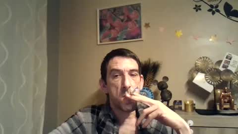 Snapshot of skinnybigcock2 chatting on January 2025 04:18:02 AM SkinnyBigCock2 online show from January 2025 04:18:02 AM