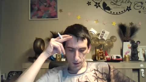 Snapshot of skinnybigcock2 chatting on February 2025 06:39:01 PM SkinnyBigCock2 online show from February 2025 06:39:01 PM