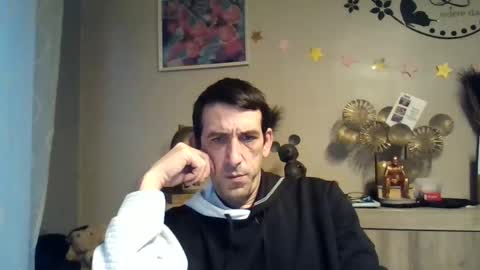 Snapshot of skinnybigcock2 chatting on February 2025 07:45:02 AM SkinnyBigCock2 online show from February 2025 07:45:02 AM