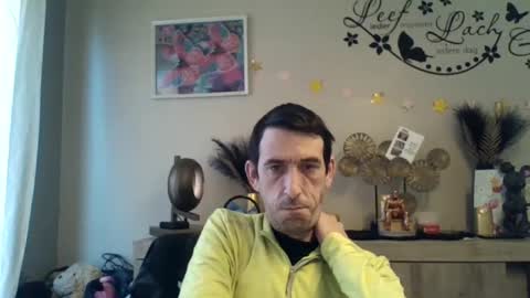 Snapshot of skinnybigcock2 chatting on February 2025 08:42:01 AM SkinnyBigCock2 online show from February 2025 08:42:01 AM