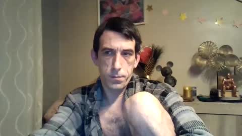 Snapshot of skinnybigcock2 chatting on February 2025 05:23:02 AM SkinnyBigCock2 online show from February 2025 05:23:02 AM