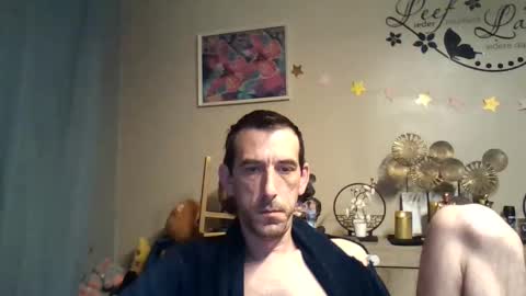 Snapshot of skinnybigcock2 chatting on September 2025 02:44:02 AM SkinnyBigCock2 online show from September 2025 02:44:02 AM