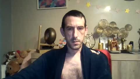 Snapshot of skinnybigcock2 chatting on September 2025 02:57:02 AM SkinnyBigCock2 online show from September 2025 02:57:02 AM