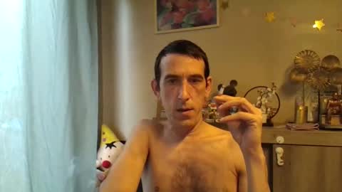 Snapshot of skinnybigcock2 chatting on October 2025 07:42:02 AM SkinnyBigCock2 online show from October 2025 07:42:02 AM