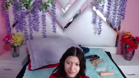  SKINNYHORNY   online show from December 2024 03:25:02 AM