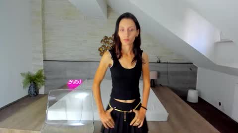 Julia online show from September 2025 04:23:02 AM