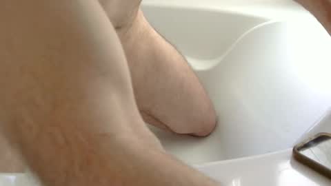 Skintrovert online show from November 2025 08:42:01 PM