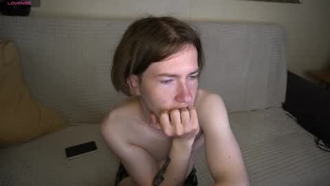 Andrew online show from October 2025 07:01:02 PM