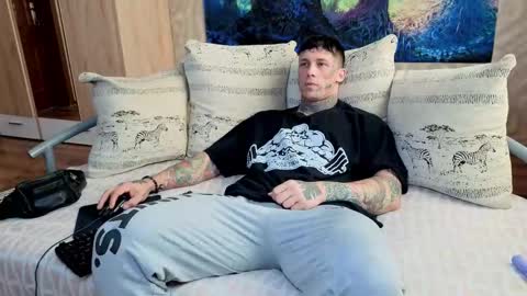 skirlingod online show from September 2025 04:44:01 AM