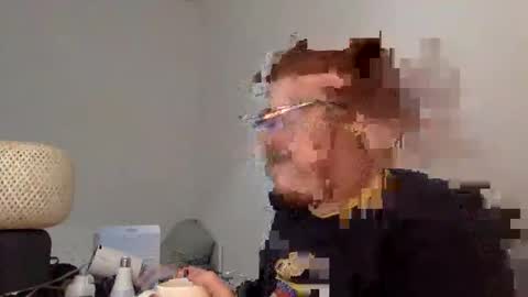 Snapshot of sklave_s chatting on November 2025 12:09:02 PM sklave_s online show from November 2025 12:09:02 PM