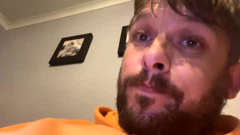 Snapshot of skuzzy25 chatting on October 2025 05:49:02 AM skuzzy25 online show from October 2025 05:49:02 AM