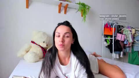 Skylar online show from September 2025 08:17:01 AM