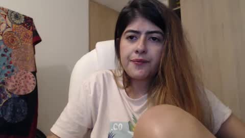 Snapshot of skyler1195 chatting on December 2024 04:00:02 AM Skyler online show from December 2024 04:00:02 AM