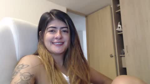 Snapshot of skyler1195 chatting on January 2025 12:06:02 AM Skyler online show from January 2025 12:06:02 AM