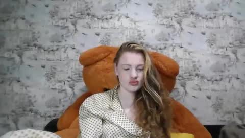 Skyler online show from October 2025 05:04:01 PM