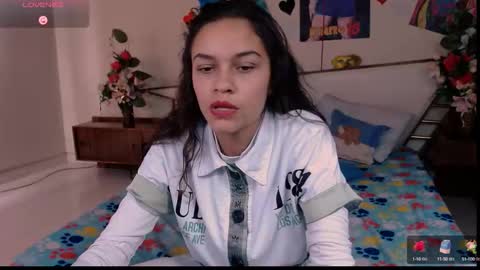 Snapshot of skyloverhot chatting on October 2025 01:55:01 PM skyloverhot online show from October 2025 01:55:01 PM