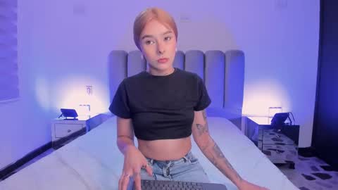 skythompson online show from September 2025 04:25:02 AM
