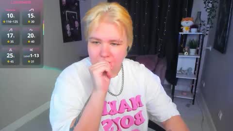 Snapshot of skytrisha chatting on September 2025 01:12:01 PM skytrisha online show from September 2025 01:12:01 PM