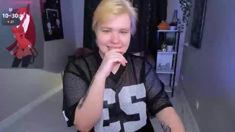 Snapshot of skytrisha chatting on September 2025 06:04:02 AM skytrisha online show from September 2025 06:04:02 AM