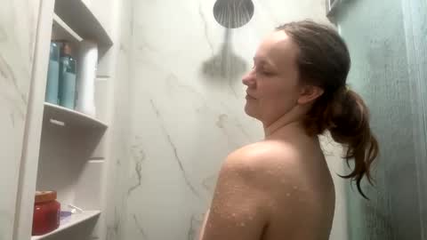 Snapshot of skywinters chatting on January 2025 11:13:01 PM Sky Winters online show from January 2025 11:13:01 PM