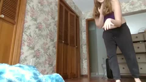 Snapshot of skywinters chatting on February 2025 04:44:01 PM Sky Winters online show from February 2025 04:44:01 PM