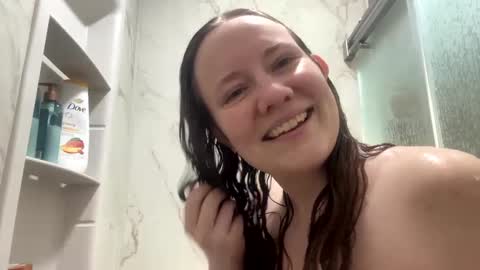 Snapshot of skywinters chatting on February 2025 02:37:01 PM Sky Winters online show from February 2025 02:37:01 PM