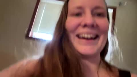 Snapshot of skywinters chatting on February 2025 08:25:01 PM Sky Winters online show from February 2025 08:25:01 PM