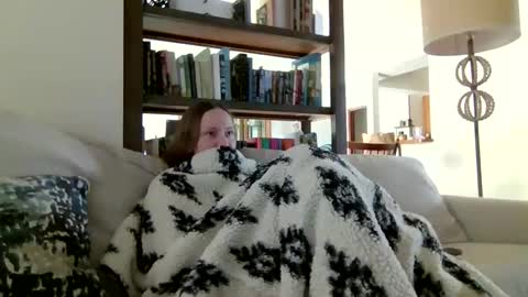 Snapshot of skywinters chatting on November 2025 04:19:02 PM Sky Winters online show from November 2025 04:19:02 PM