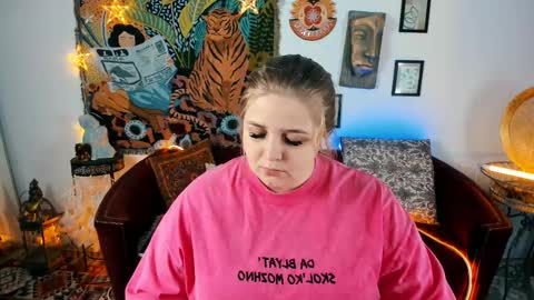 Snapshot of sladadeew chatting on October 2025 05:06:02 AM Slada Deew online show from October 2025 05:06:02 AM