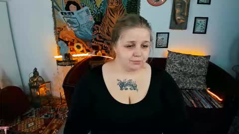 Snapshot of sladadeew chatting on November 2025 01:01:02 PM Slada Deew online show from November 2025 01:01:02 PM