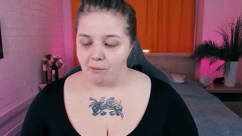 Snapshot of sladadeew chatting on November 2025 05:18:02 AM Slada Deew online show from November 2025 05:18:02 AM