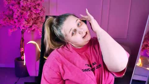 Snapshot of sladadeew chatting on November 2025 06:01:01 AM Slada Deew online show from November 2025 06:01:01 AM