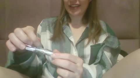 Snapshot of sladkiegubki chatting on February 2025 03:21:02 AM Sladkiegubki online show from February 2025 03:21:02 AM