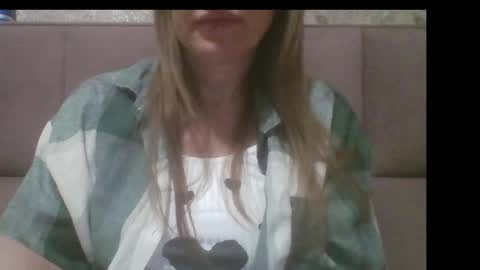 Snapshot of sladkiegubki chatting on September 2025 11:21:01 PM Sladkiegubki online show from September 2025 11:21:01 PM