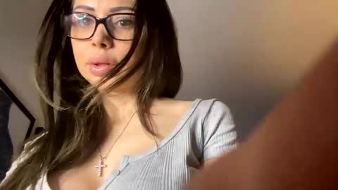 Snapshot of slavicdoll25 chatting on October 2025 03:52:01 PM Slavicdoll online show from October 2025 03:52:01 PM