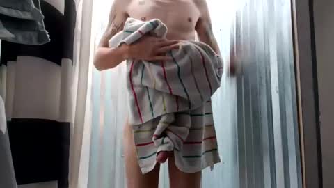 Snapshot of slimjpickin chatting on January 2025 05:44:01 PM slimjpickin online show from January 2025 05:44:01 PM