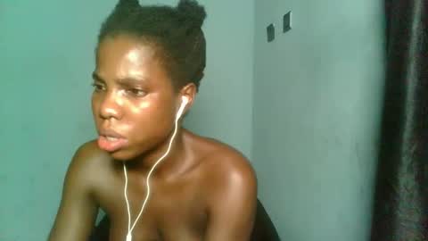 Snapshot of slimzyxdoll chatting on October 2025 04:33:01 AM slimzyxdoll online show from October 2025 04:33:01 AM