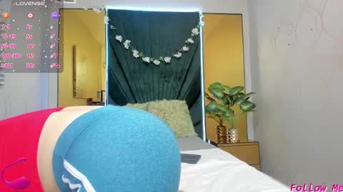 Paola  online show from December 2024 03:21:01 PM