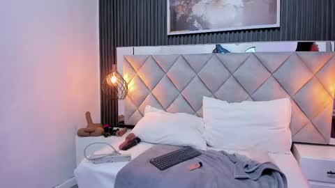 Snapshot of slut_milf_ chatting on November 2025 07:24:01 PM slut_milf_ online show from November 2025 07:24:01 PM