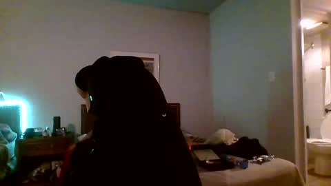 Phillup Slutz online show from January 2025 01:29:01 AM