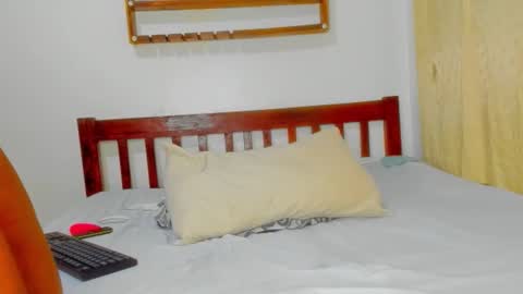 Sexyslutt online show from September 2025 08:04:01 AM