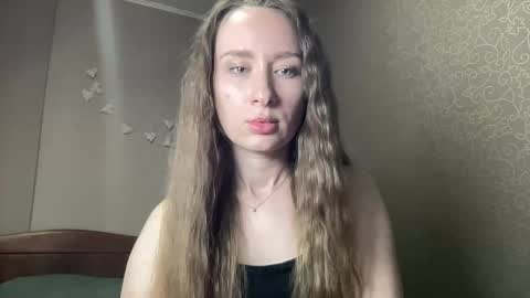 smilequeen_ online show from October 2025 05:22:02 PM