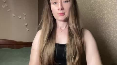 smilequeen_ online show from October 2025 06:16:02 PM